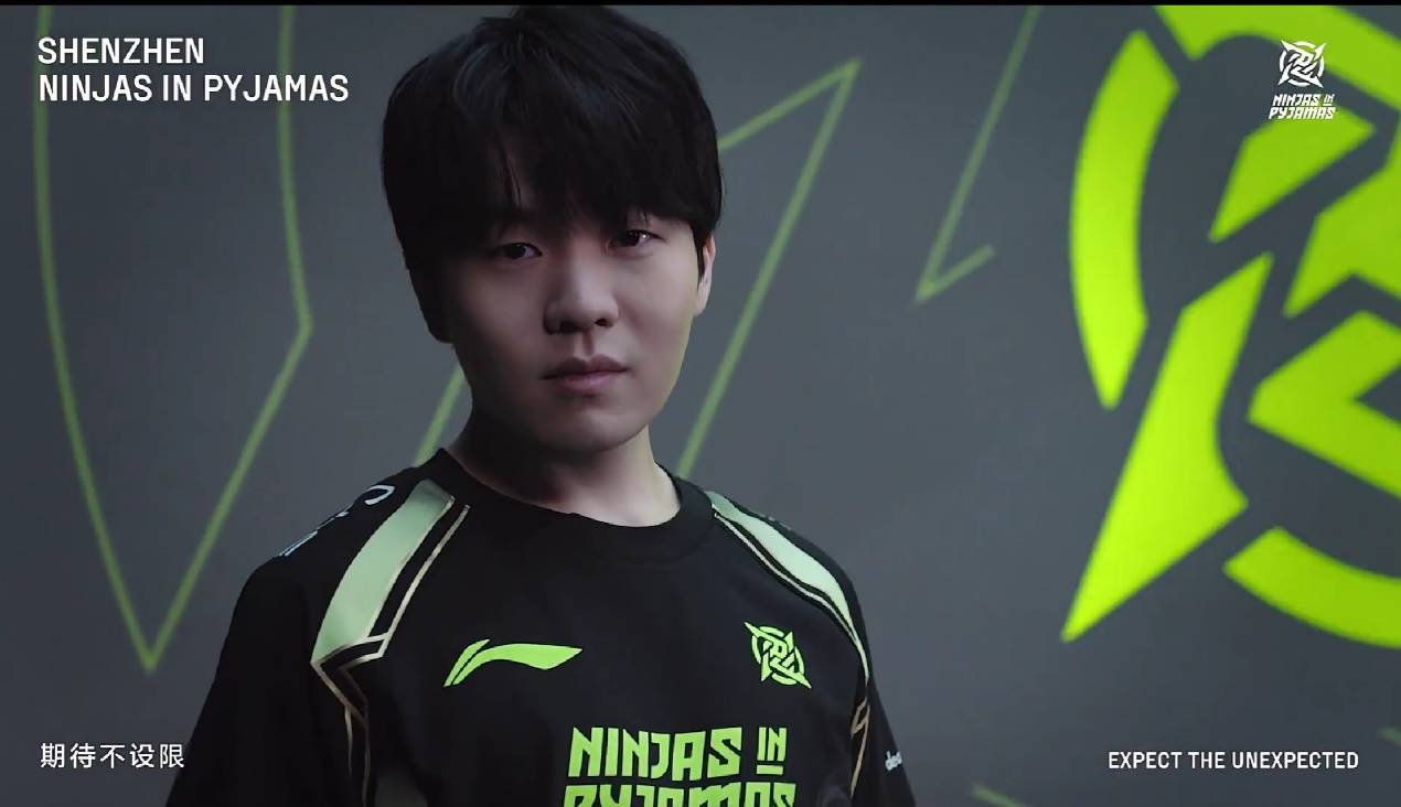 关于最后时刻胜出引发热议！，Rookie在TES比赛中最后时刻胜出赛场气氛高涨的信息