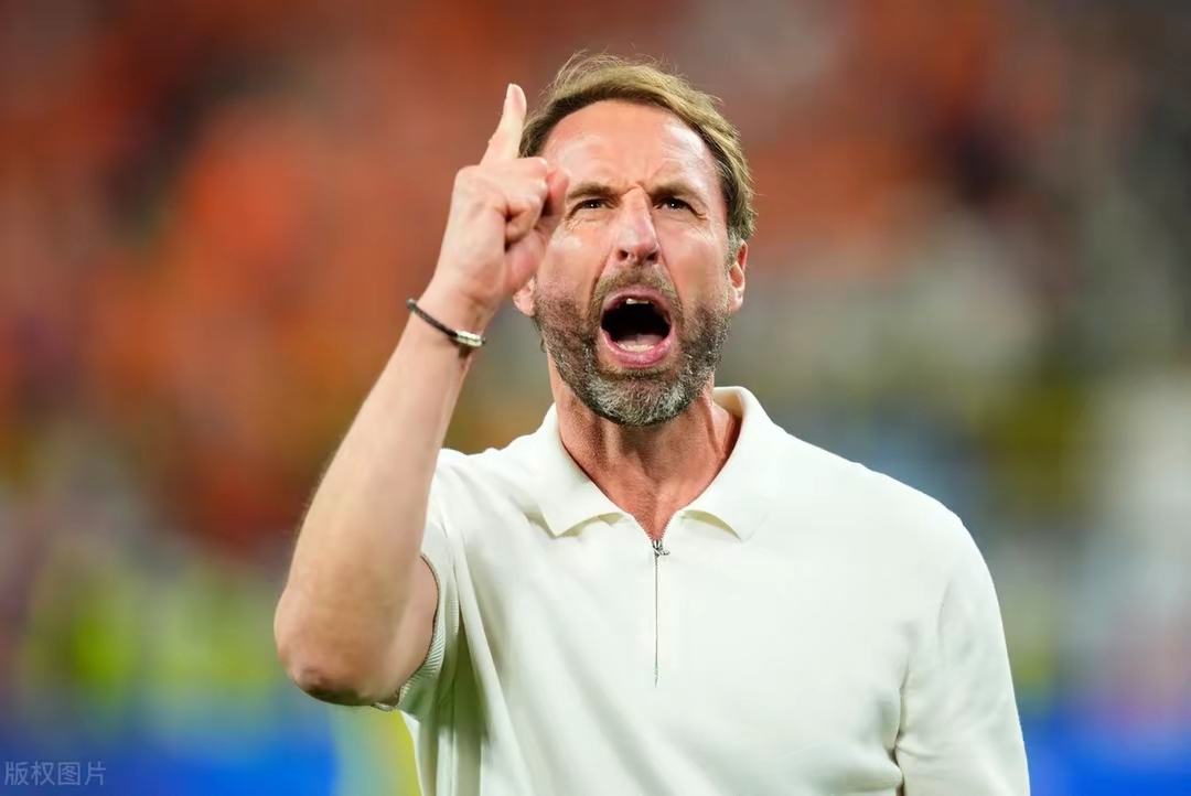 浓眉哥在西班牙队比赛中锐不可当,锐不可当引发热议!赛场气氛高涨(为什么叫浓眉哥) 浓眉哥在西班牙队比赛中锐不可当,锐不可当引发热议!赛场气氛高涨(为什么叫浓眉哥)