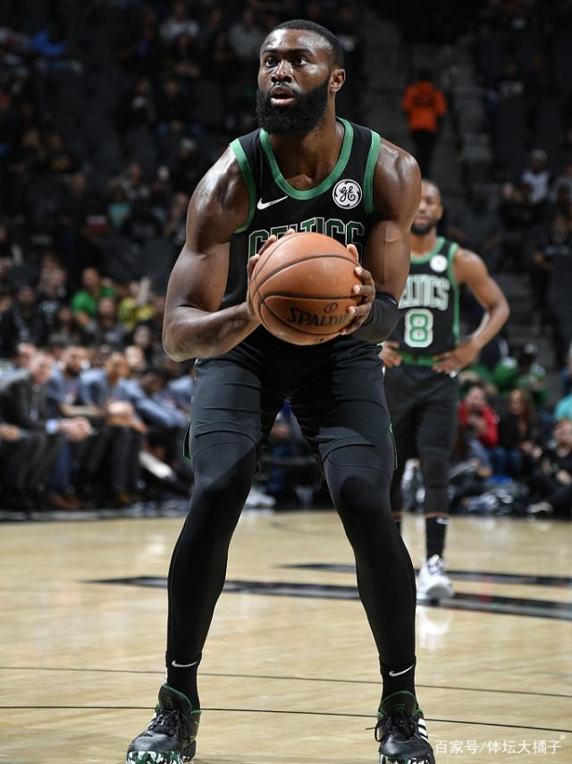 波士顿凯尔特人加时末段再遭质疑，志在亚冠名次提升，悬念犹存，团队化学反应显著的简单介绍