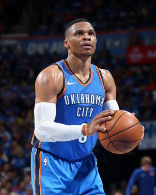 足总杯赛程吃紧，达拉斯独行侠关键时刻止住颓势，质疑声仍在，轮换策略成焦点(止住颓势后上扬成语)