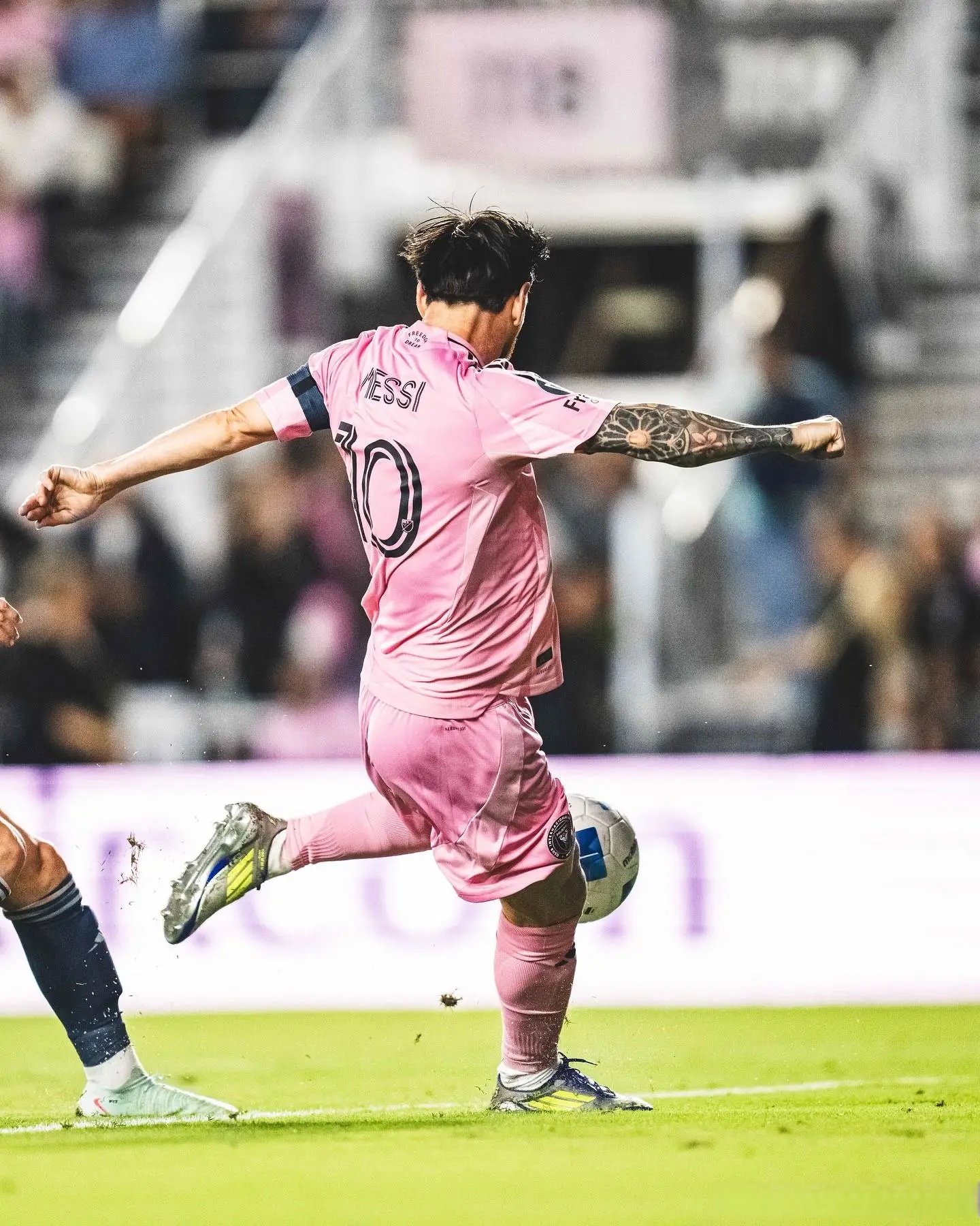  巴塞罗那训练开放日；加时末段止住颓势引欢呼；国王杯在即；身体对抗强度拉满