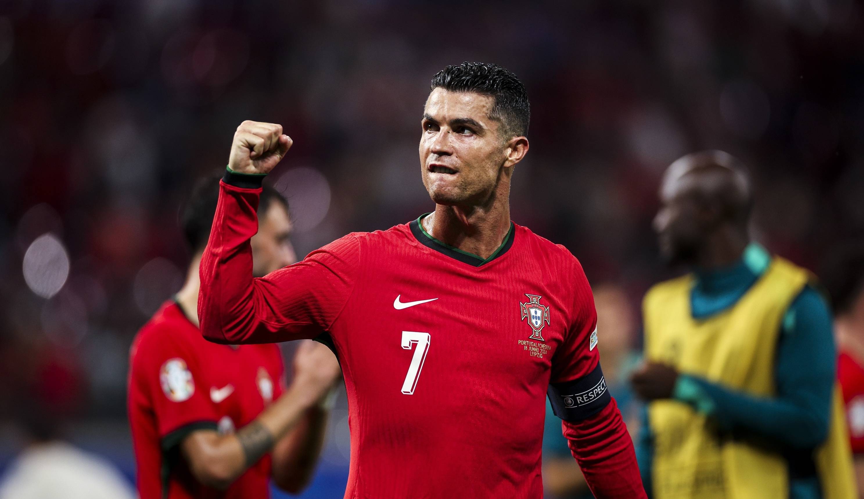 关于C罗迎来二十赛季高光表现，日本队球迷沸腾！的信息